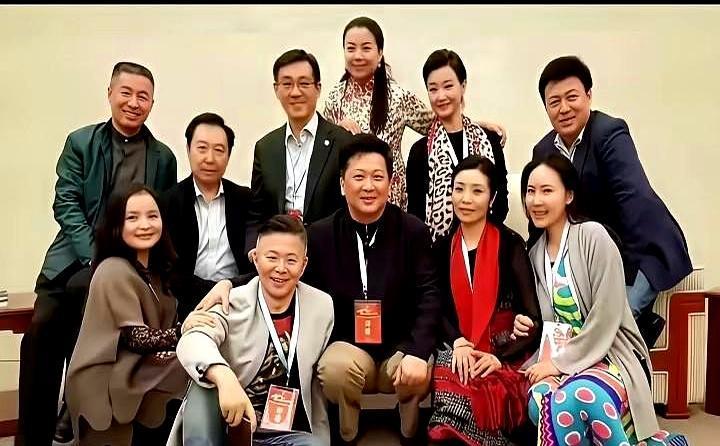 一张老照片里，能认出五个以上明星的，绝对是资深歌迷了。看到宋祖英老师，瞬