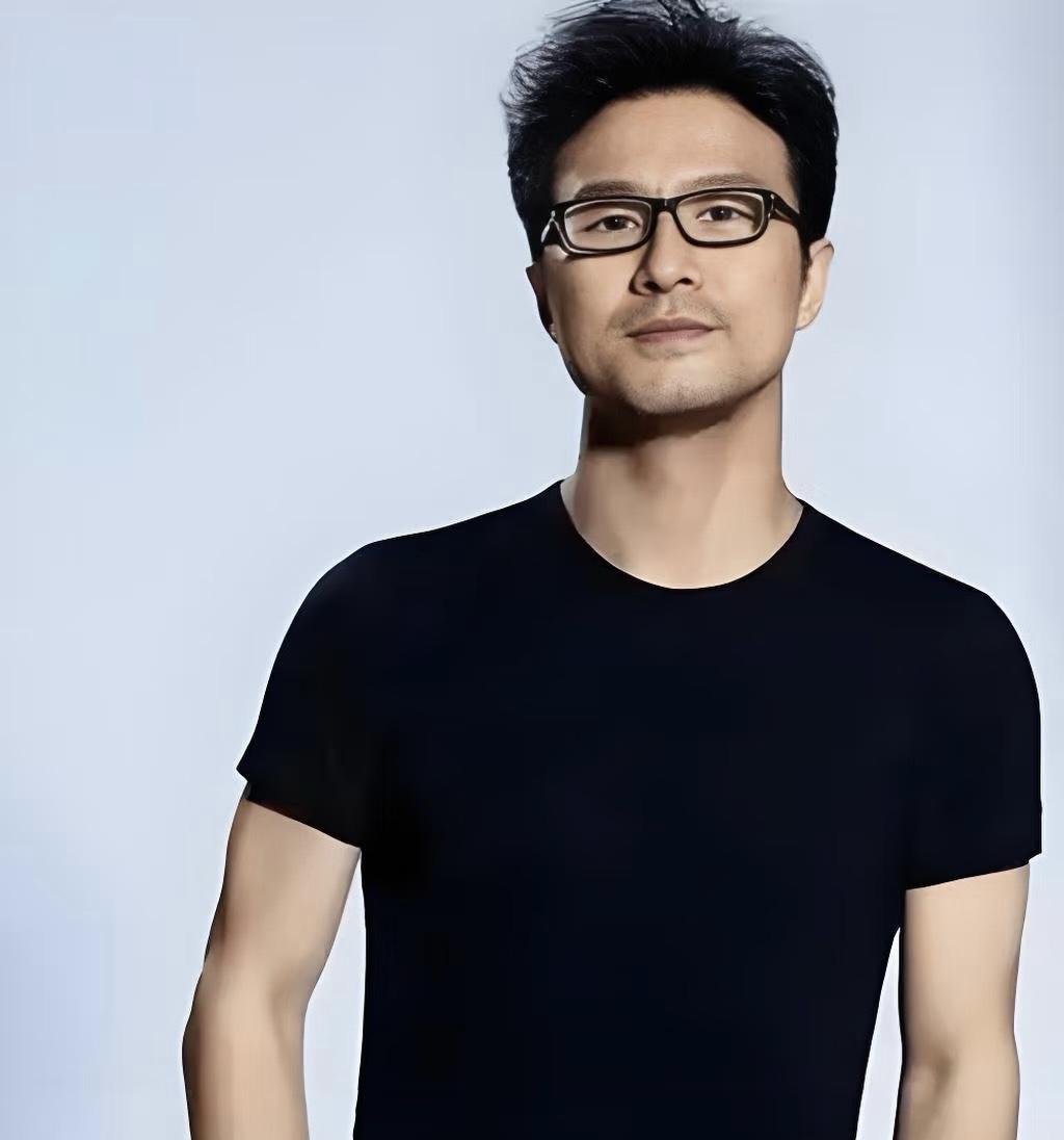 汪峰现在估计愁得不行,不是因为演唱会唱歌跑调了,也不是因为走音让人知道了