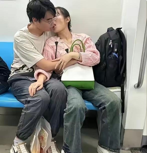 现在有些人真的离谱！自己做事没底线、肆意妄为，反倒让在乎体面的人臊得慌，这是什么