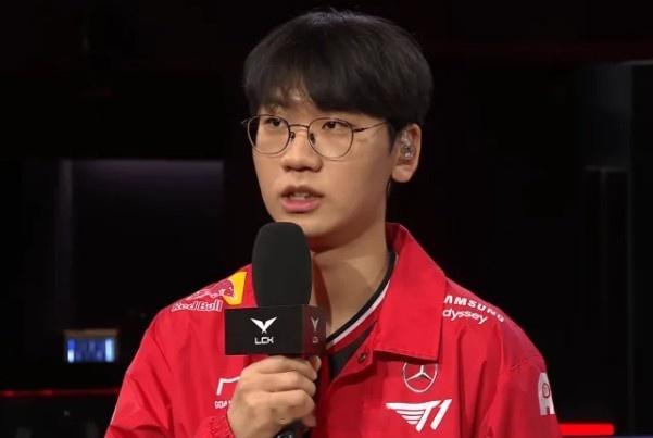 Doran：第一次拿POM说明之前队友打得好，会争取拿更多POMQ：第一次拿PO