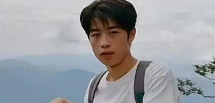 ·又失联五个孩子！“好大哥”高薪雇用、军人出手也救不了，没一个听劝的，他们都因“