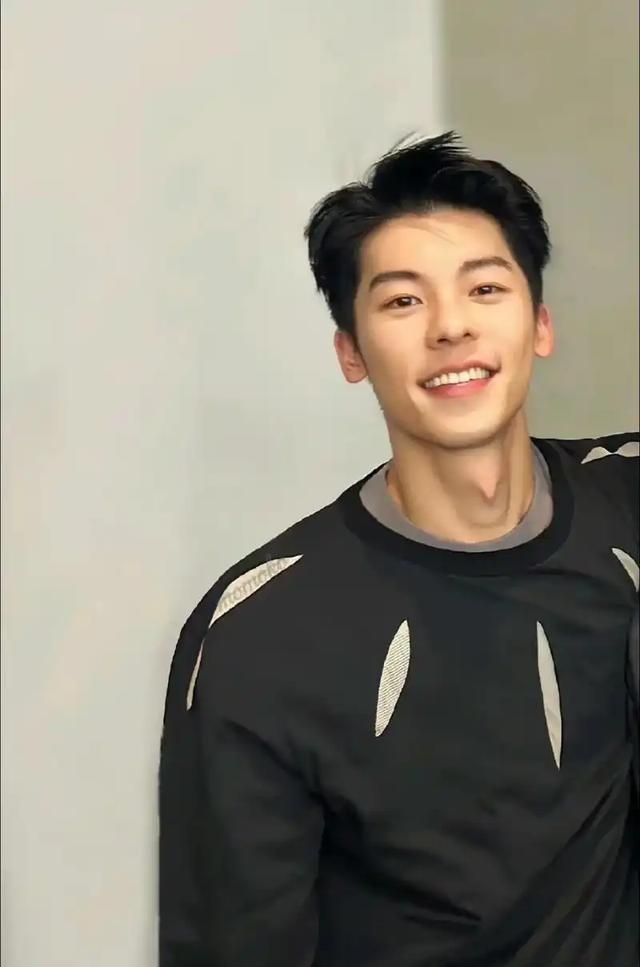 一位日本朋友说，他从来不用中国产品，而且还要把家里的中国制造都扔掉。接着他就请来