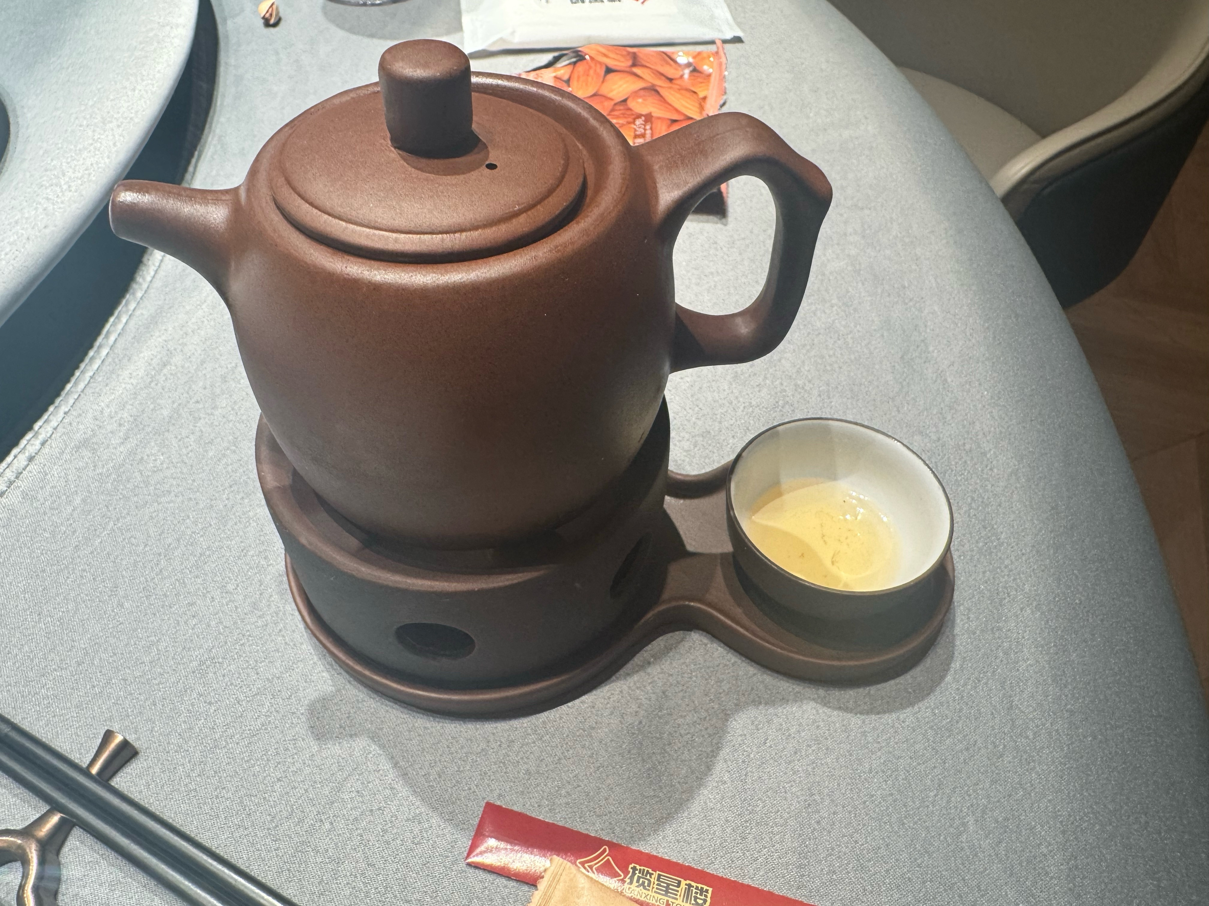 用茶壶喝鸽子汤，还真是第一次。