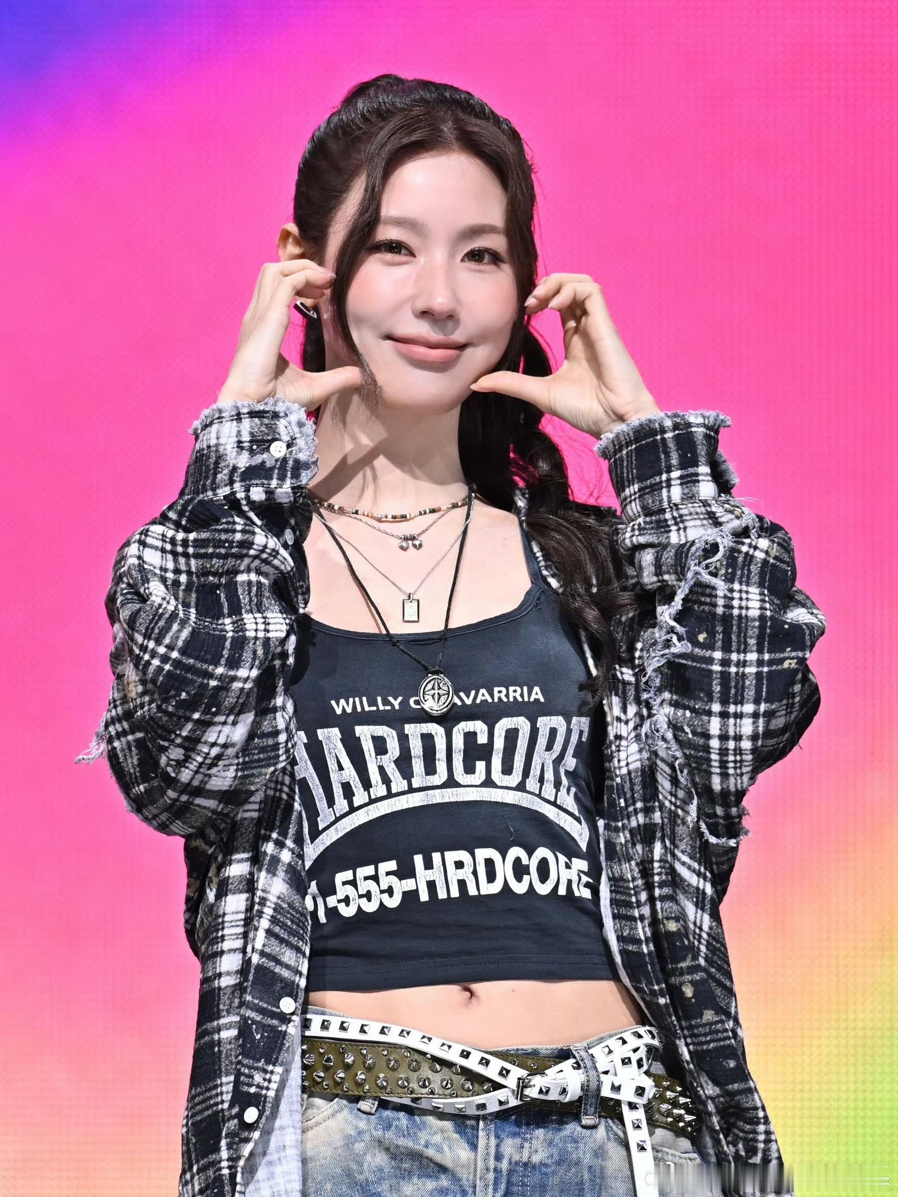 谁能看懂赵美延回归新添2778张大吧不敢搬运之新闻图，fans烧烤一下午最后稳定