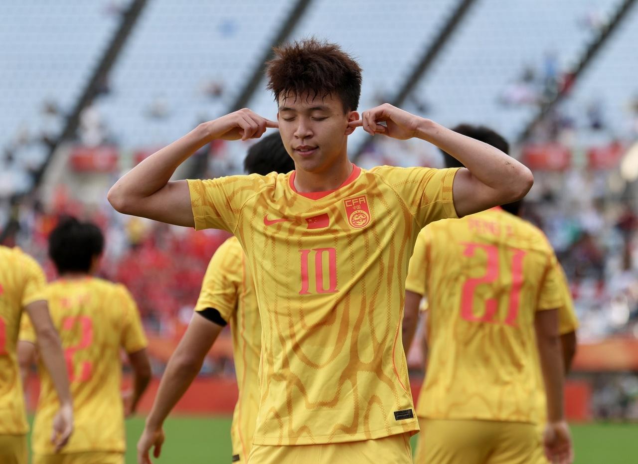 价值千金的一球。王钰栋这个进球既漂亮又关键，或许是足以写进中国足球历史的一球，希