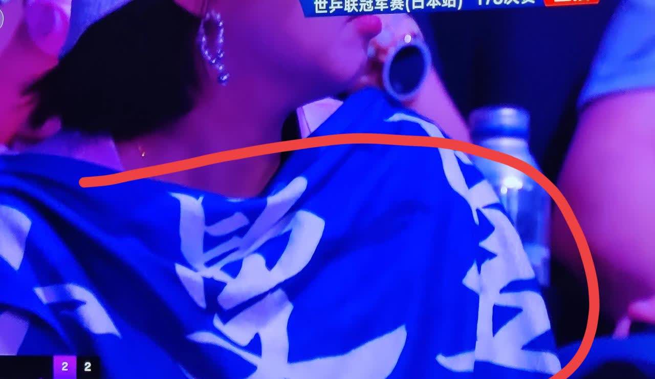奇怪的现象又出现了！陈熠和王曼昱这场比赛，我全程看了转播，我发现全场都在为王