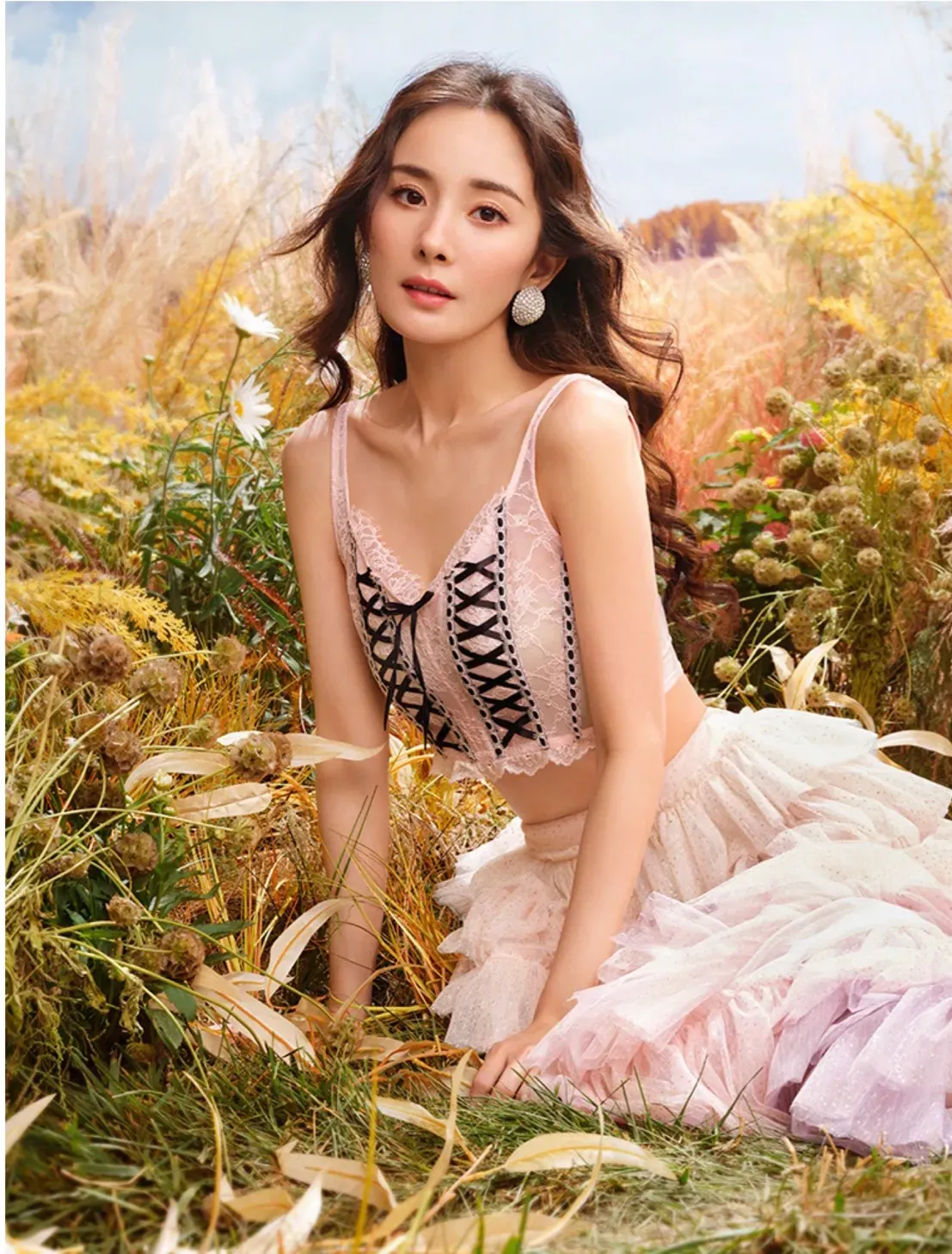 突然有点理解刘恺威了不管是脸还是身材，杨幂哪里都好但是她有一个缺点，那就是她