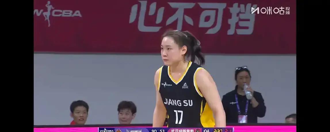 这比分看着都让人窒息，92-58。江苏南钢这哪是打比赛，简直是在给武汉盛帆