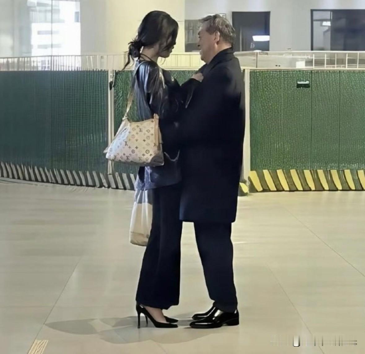 手机随手拍原创图片他们是什么关系呢[抠鼻]