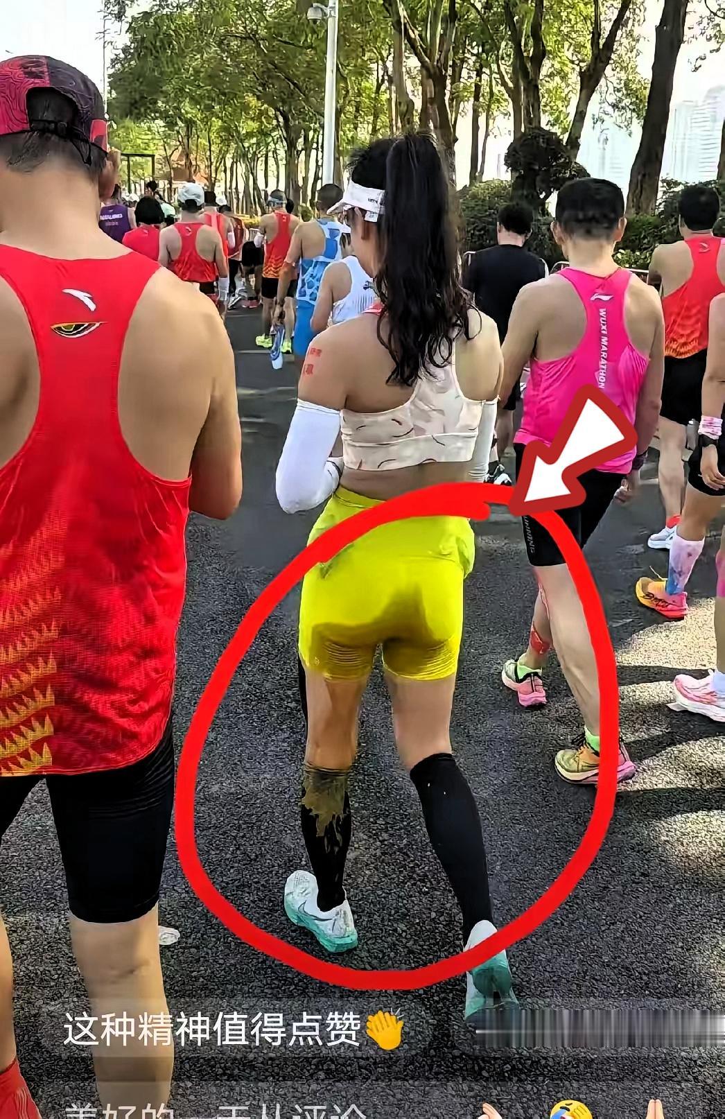 马拉松赛道上“窜稀”还坚持跑？这不是尴尬名场面，是最硬核的热爱！其实马拉松肠胃不