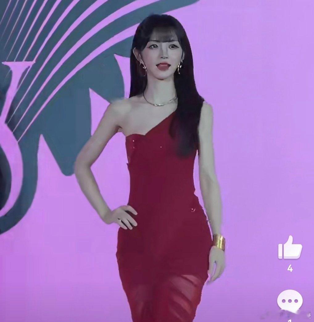 造型跑了？最近活动的直刘海做得有点死板有点僵​​​