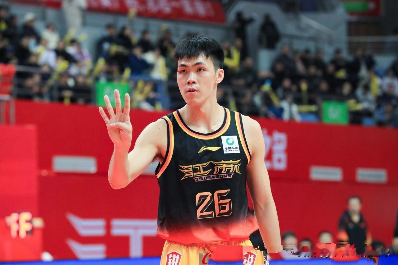 中国男篮两场热身赛结束，谁可以进入12大名单估计郭士强心里已经有谱了！感觉中国男