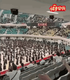 台湾大学生集体演练日本所谓的剑道这片土地上的年轻人基本没救了，大部分都被殖民化
