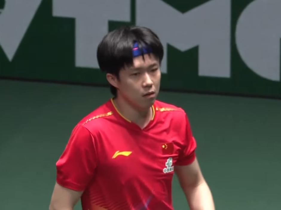 王楚钦爆冲后臭屁的表情太可爱了！一个倒地爆冲，户上没有反应，大头直接得分。