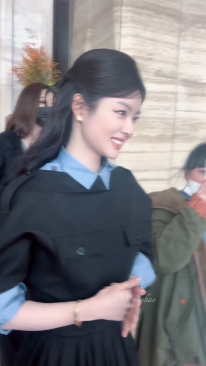 穿Prada的千金大小姐若晗徐若晗Prada活动造型