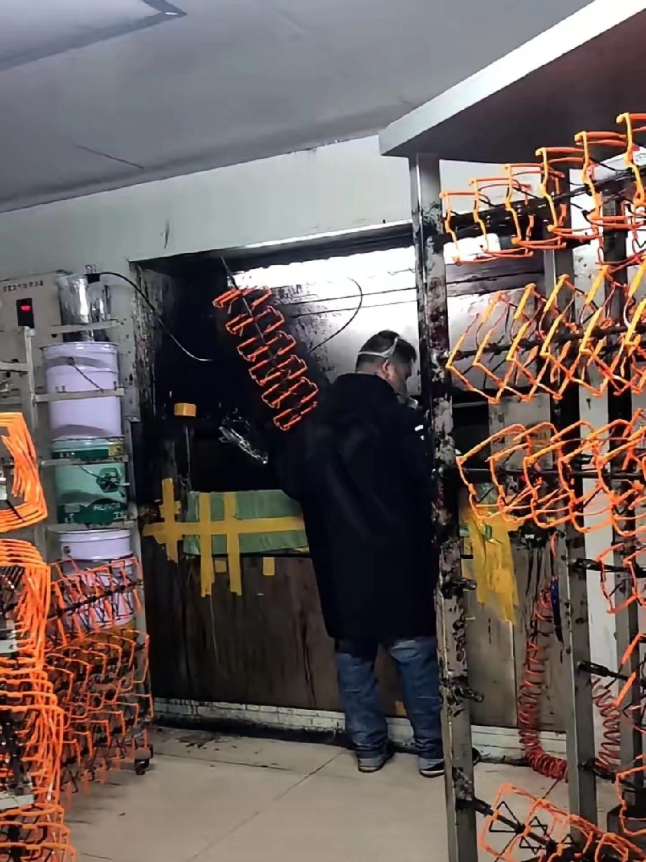 跟大家说句扎心的实话：没来过浙江，你永远不知道，浙江的工厂内卷有多疯狂，甚至毫