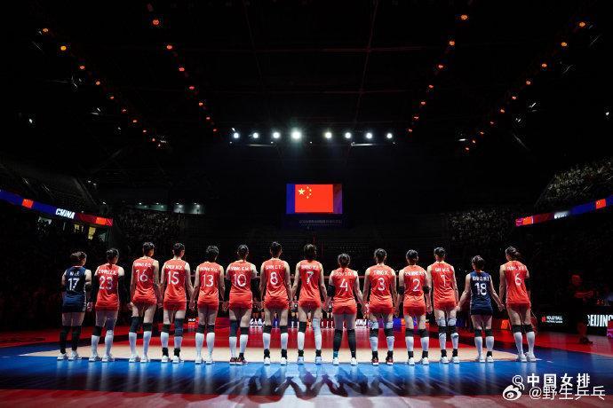 中国女排vs捷克女排首发🏐️2025世界女排联赛中国女排首发名单：主攻：吴梦