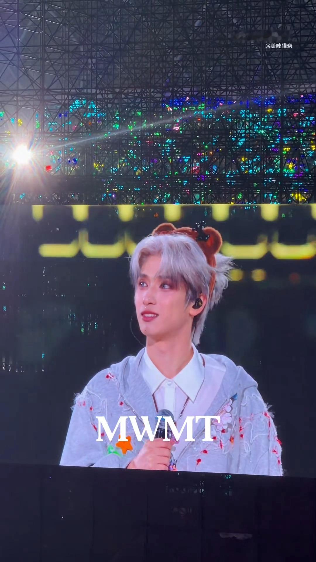 我不行了……严浩翔太有节目了啊啊啊啊啊啊啊在感谢时代峰峻的边缘反复试探😹😹?