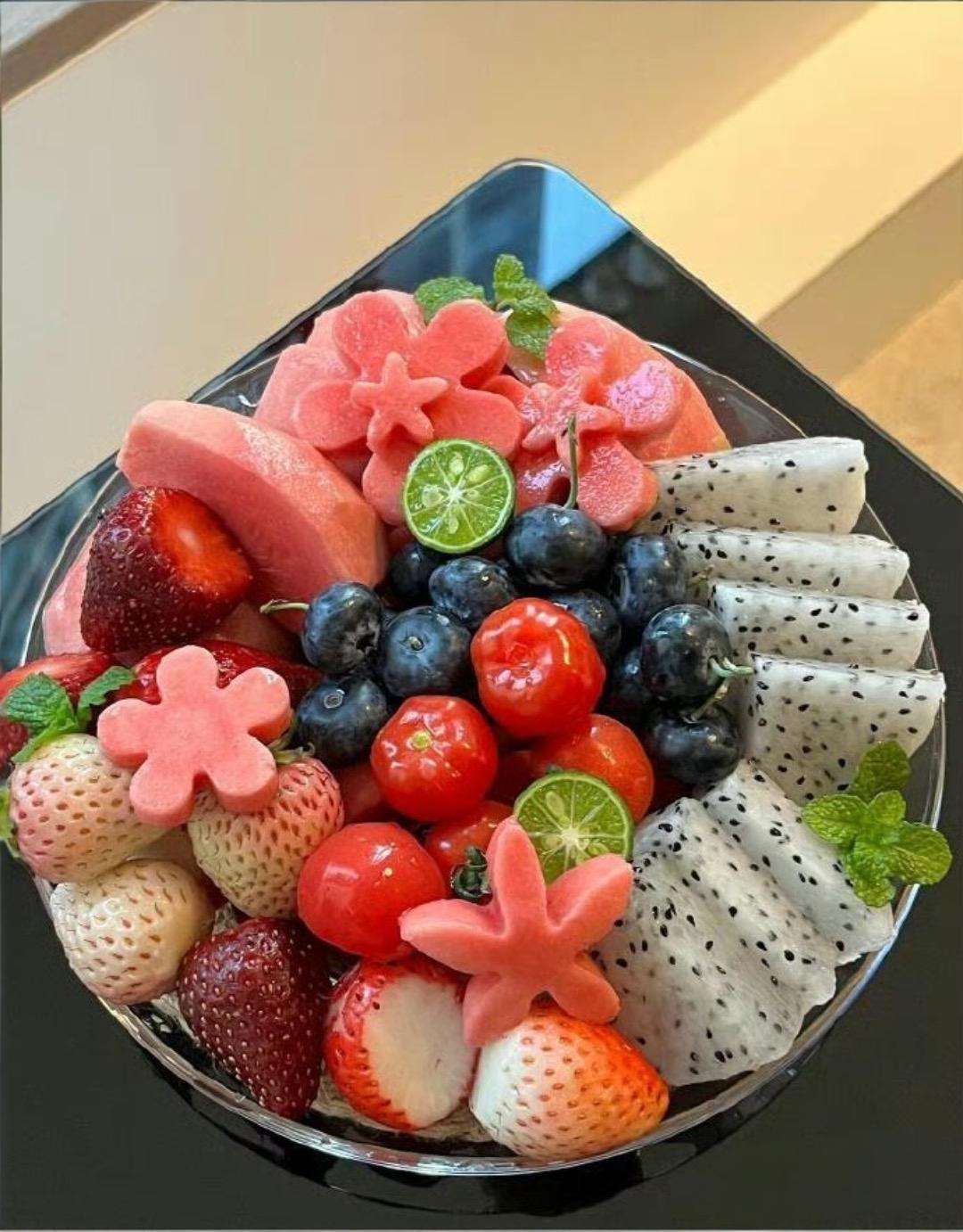 这水果切的不忍心吃了