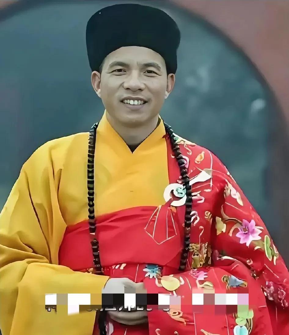 少林寺新住持释印乐上任后，开始对少林僧人进行整改，住持要求少林僧人每天五顿全素