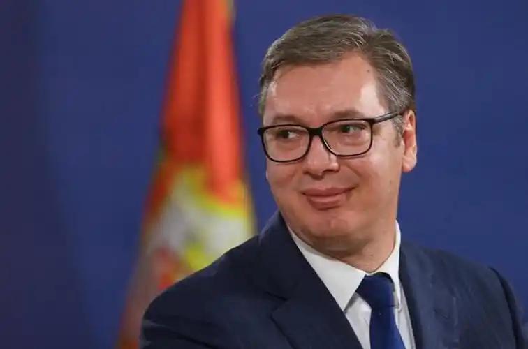 武契奇的战略平衡术：手握中国导弹，邀请北约军演，塞尔维亚如何在大国夹缝中巧妙生存？