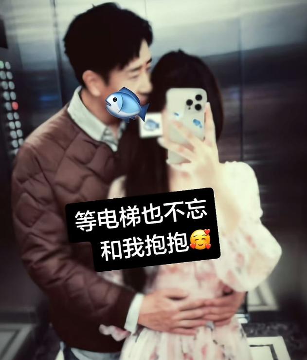 近日，一名女网友晒出了大量和于和伟的亲密照片，配文还叫爹爹，看的人一愣一愣的