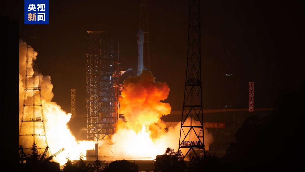 太震撼！长三乙升空直面雷击毫发无损，稳稳送卫星精准入轨！7月23日晚间