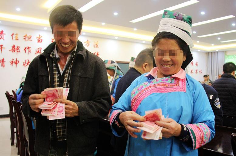 很多人不清楚，为什么公务员的退休金那么高？主要的原因，就是公务员缴纳社保的时间长