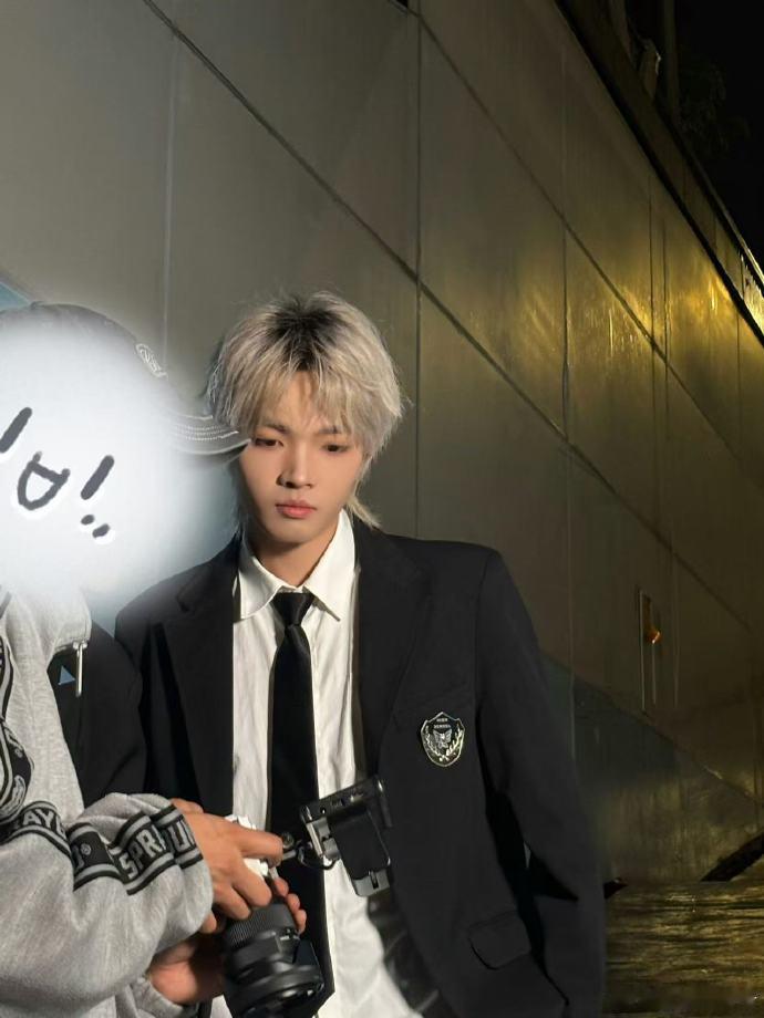 LGD猫猫联赛淘汰突破1600一直默默关注猫猫赛场状态，如今达成这个目标真的看着