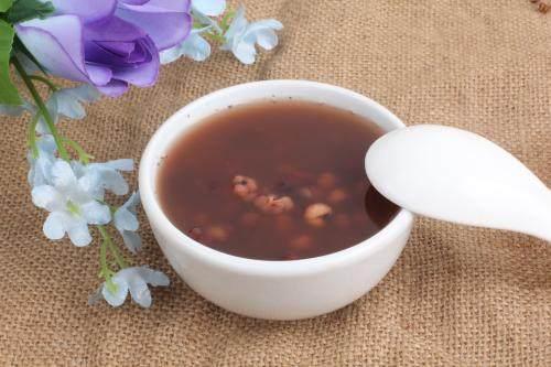 女人这一处越黑, 湿毒就越重, 每天吃点它, 排毒祛湿一身轻松!