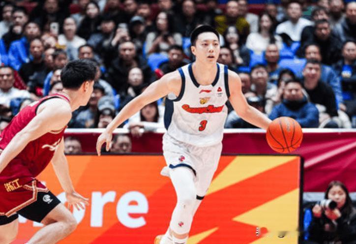 胡明轩和徐杰谁担任组织后卫，这事有结论，打浙江为例，出场28分钟，投篮9中3得到