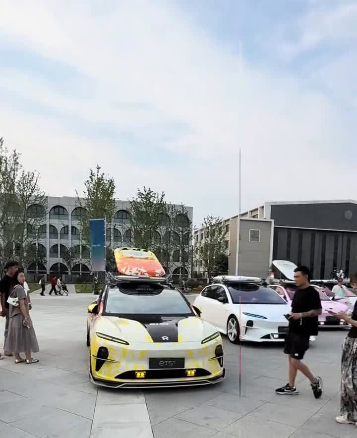 2025年第21周新势力周销量。蔚来3840台，乐道1560台，萤火虫113