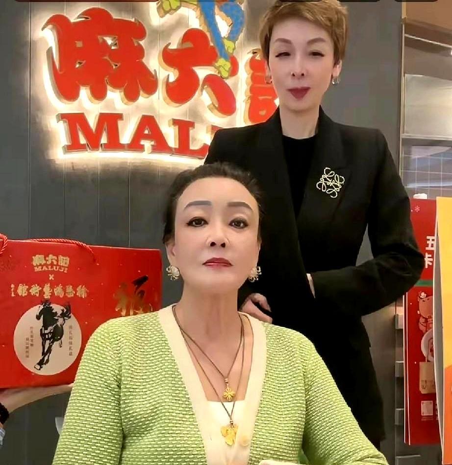 别再可怜66岁的张兰了，她直播间里藏着这个行业最残酷的真相。最新数据撕开一个反