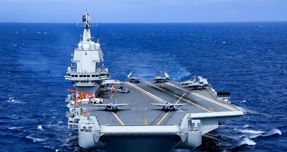 外媒:中国003电弹航母即将服役!美网友:中国疯了吧,两攻也用电弹。外媒