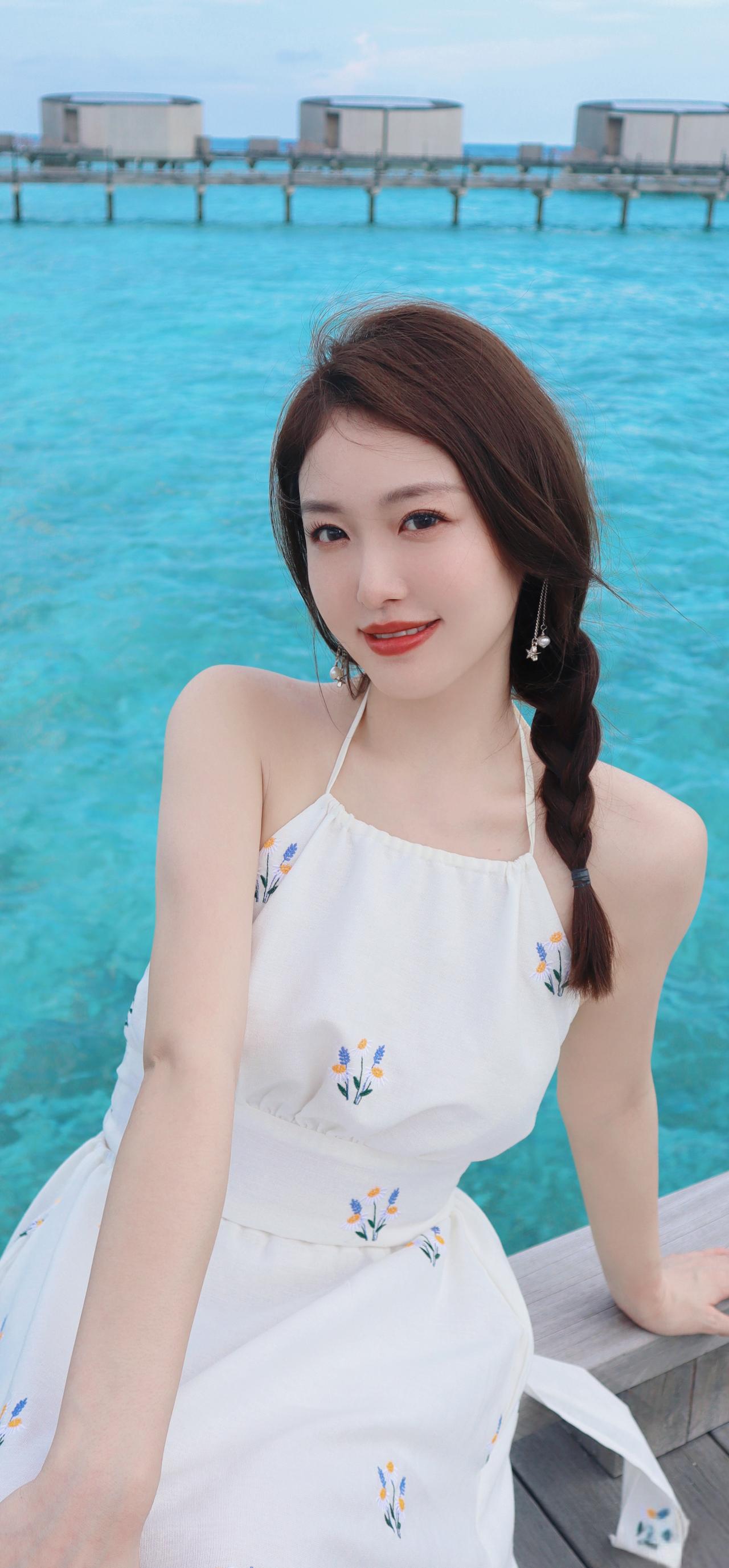 贝儿马尔代夫🇲🇻果冻海旅拍写真，景色和人都漂亮，如梦似幻。[比心][比心]贝