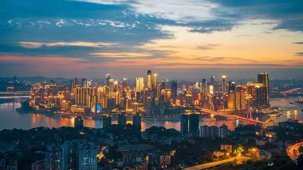 中国国家级新区实力梯队及其GDP基本情况：第一梯队：上海浦东新区，17800