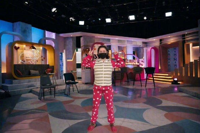 小S在姐姐去世一年以后，开始复工上班了，没有了工具人，她还能像以前那样风光吗？