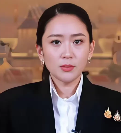 泰柬冲突，佩通坦居功至伟，泰国不仅收复了茄子山，而且还趁机在东南亚秀了自己的“肌
