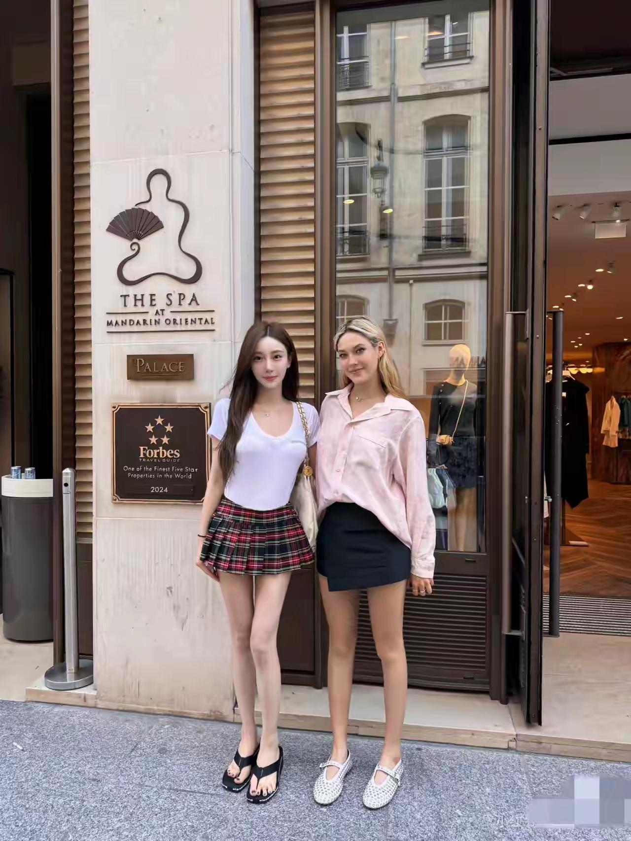 画面右边👉很像是谷爱凌🤔