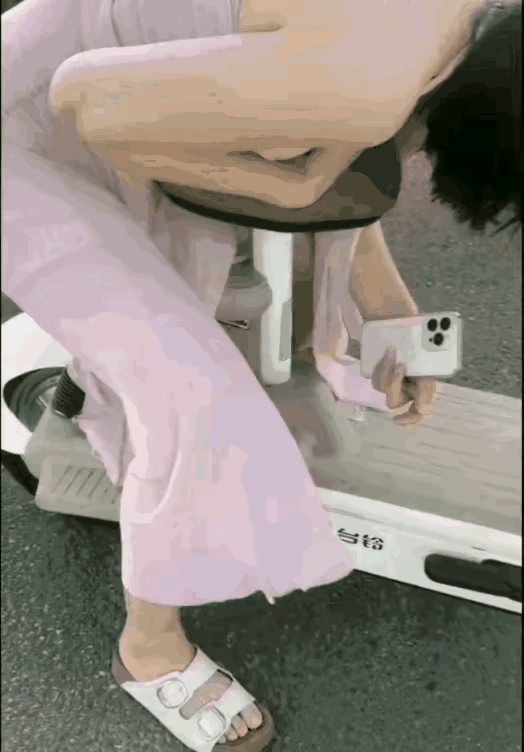 裙子竟然进到这里面去了。[爱心][爱心][爱心][爱心][爱心][爱心][爱慕