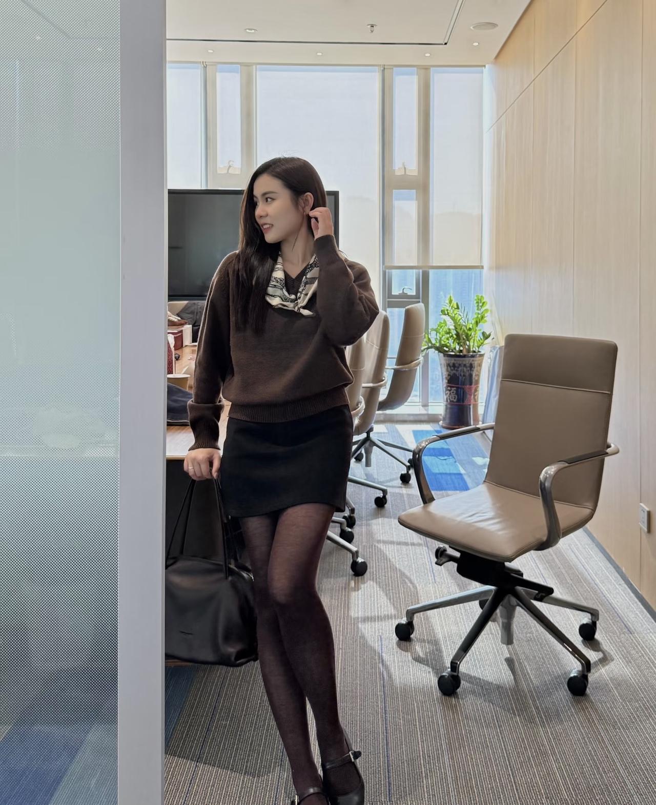 冬天毛衣穿搭的季节加厚连体袜光腿神器合适冬天搭配保暖