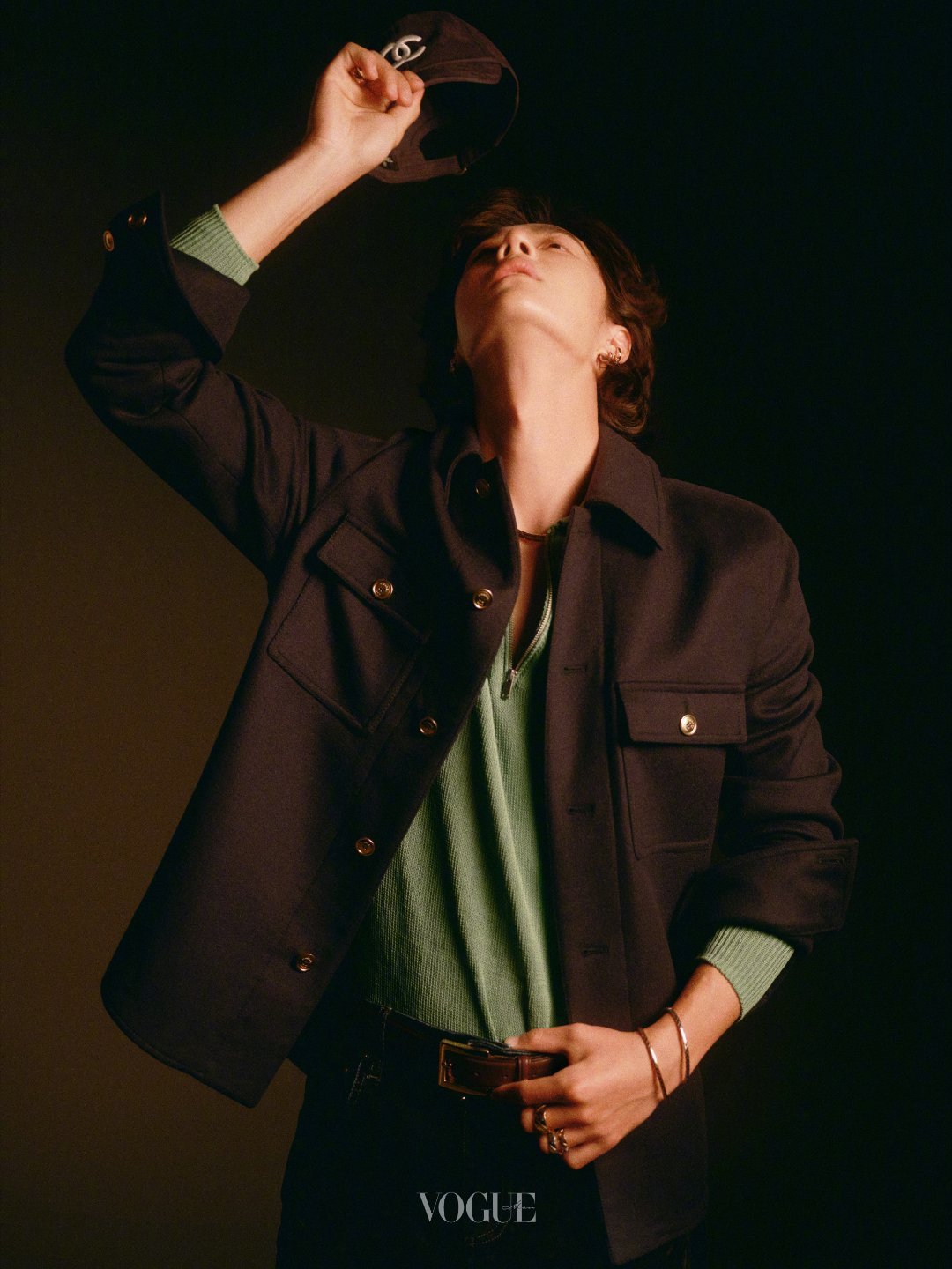 2026年8月，王一博解锁《VOGUEMAN》八月刊封面。本次登封后，王一博已