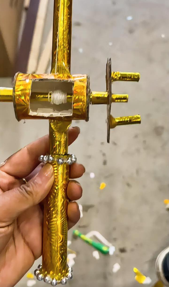 钓鱼佬从生到死都不怕了寿衣店现在连渔具都有了这群手艺人真能琢磨不过还是网友