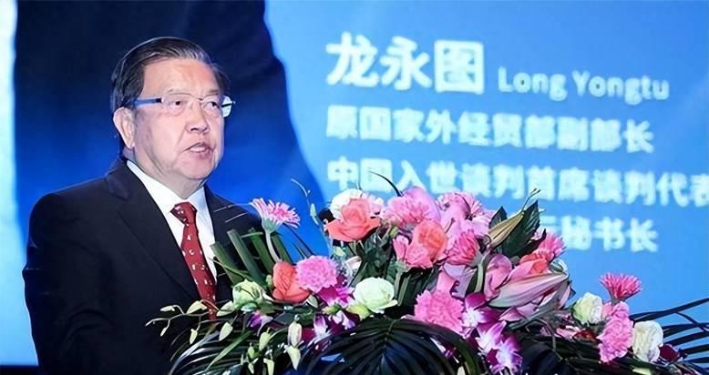 龙永图：暂不讨论中国崛起，先回答三个更重要的问题。第一，什么时候全球的精英会把孩
