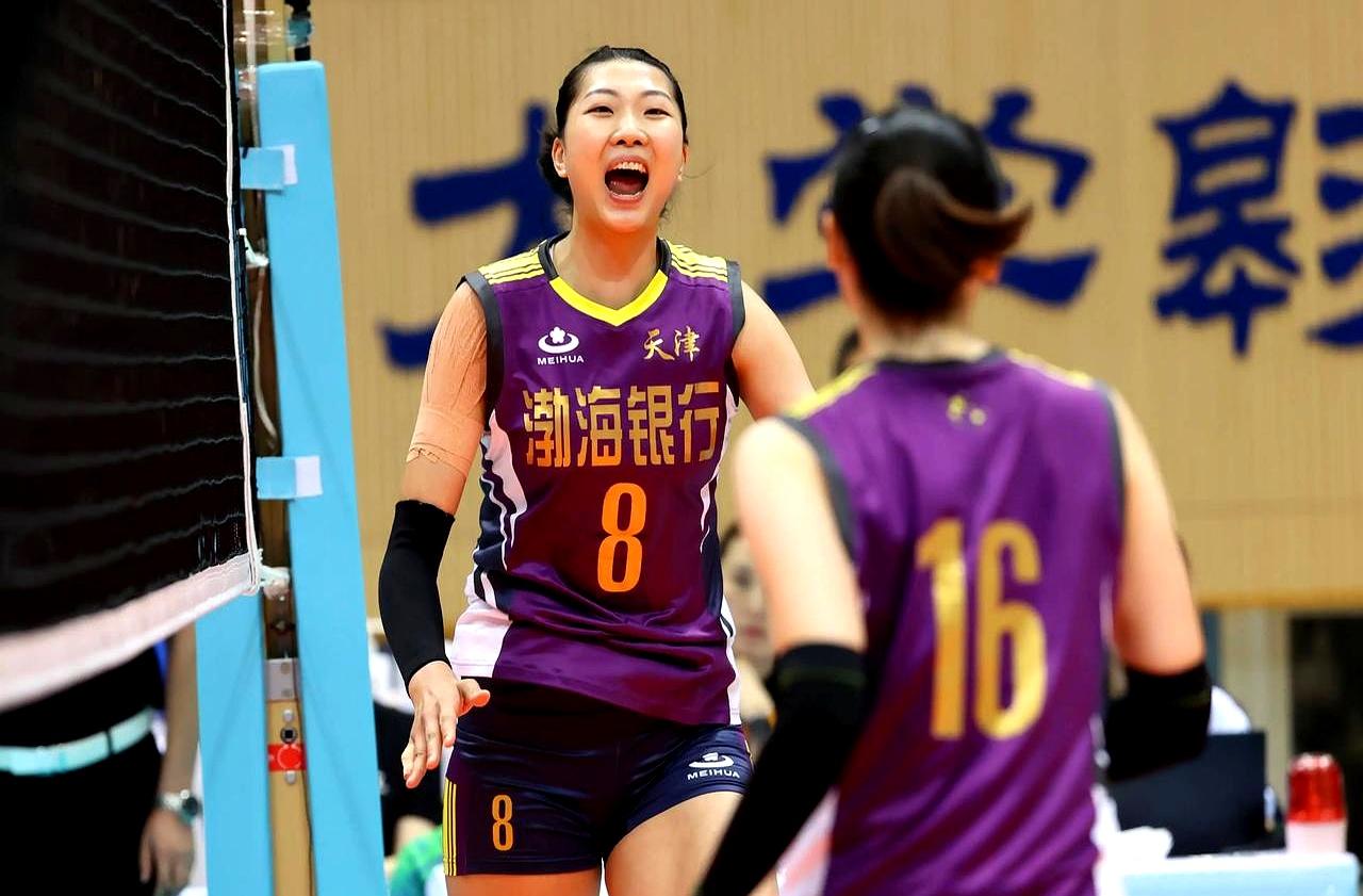 陈方以前是男排教练袁心玥肩膝腰旧伤复发，脚踝又韧带撕裂手术需静养三月，天