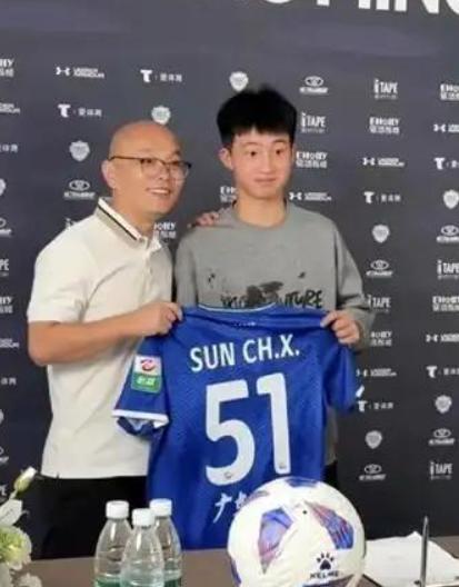 彻底闹掰了？九年无偿青训栽培，董路一句“永不合作”划清界限。国内青训圈掀