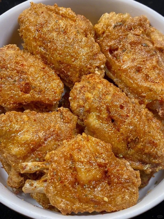 流口水的椒盐鸡翅！安利给爱吃肉的姐妹，快快动手尝试吧，米饭都能多吃一碗🍚我的宝
