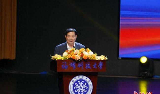 曹德旺你是真糊涂啊！北大招了4500名学生，清华招了4000名学生，你福耀科技大