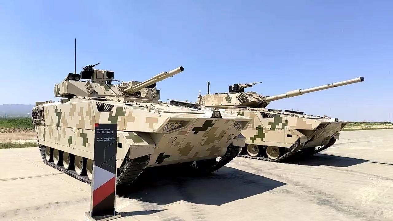 VN-12B&VN-12AAUS-1炮塔装到了VN-12车体上