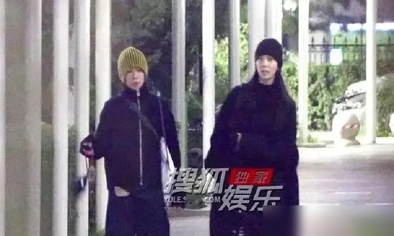 谢霆锋上午刚在论坛讲完青年创业，中午就溜回家给王菲煮面。主要是天后最近因为女